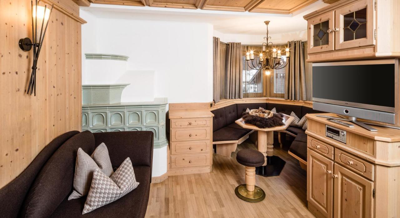 Apartments Villa Gardena - Gardenahotels Selva di Val Gardena Dış mekan fotoğraf