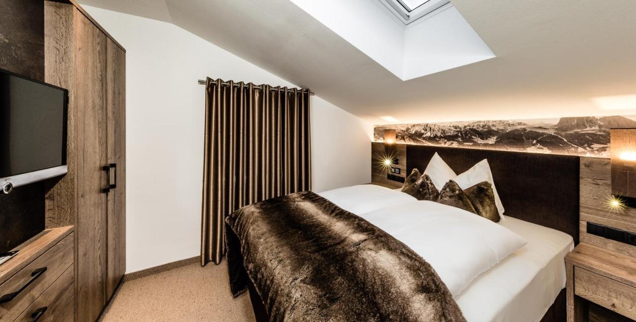 Apartments Villa Gardena - Gardenahotels Selva di Val Gardena Dış mekan fotoğraf