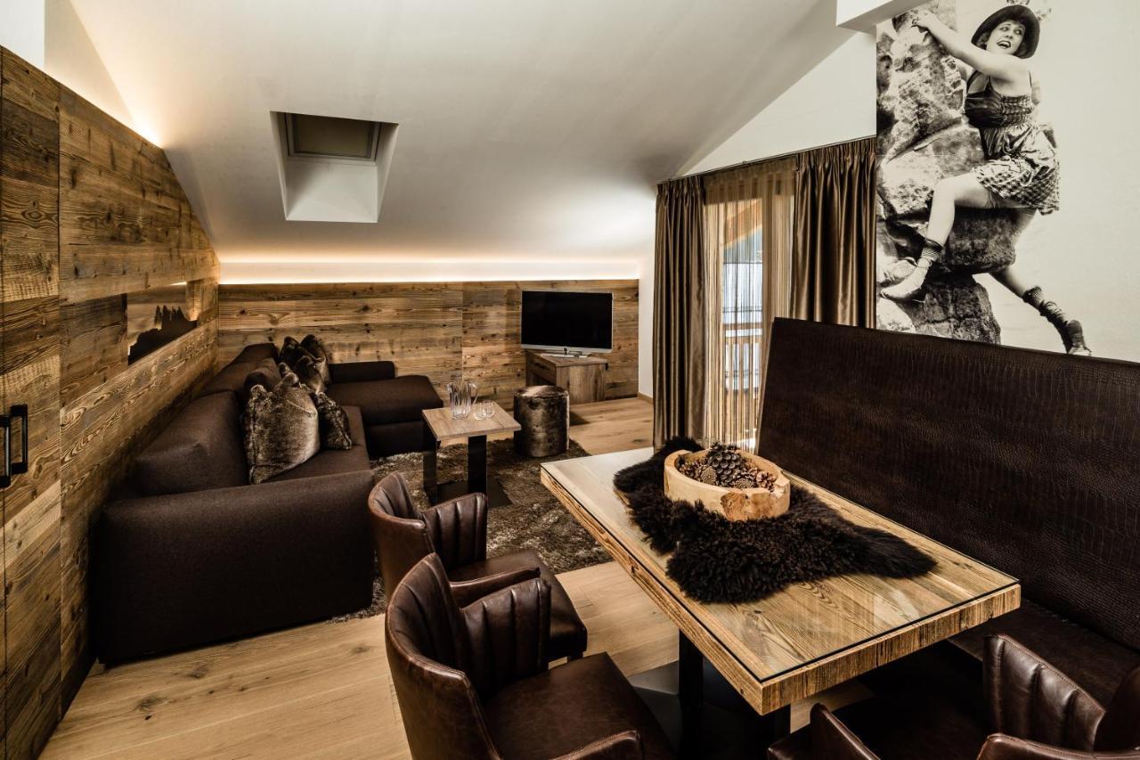 Apartments Villa Gardena - Gardenahotels Selva di Val Gardena Dış mekan fotoğraf